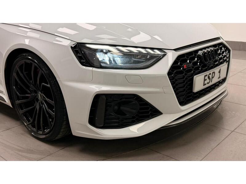 Audi RS4 Avant TFSI V6 Carbon Black - U400059357