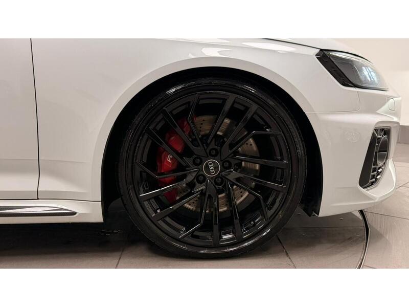 Audi RS4 Avant TFSI V6 Carbon Black - U400059357