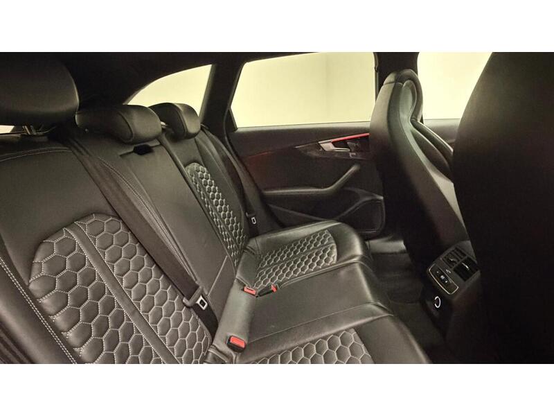 Audi RS4 Avant TFSI V6 Carbon Black - U400059357