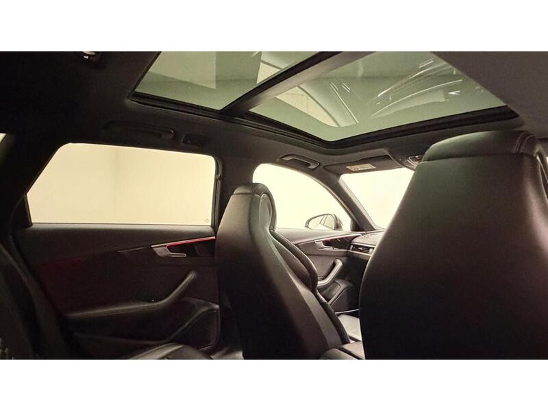 Audi RS4 Avant TFSI V6 Carbon Black - U400059357