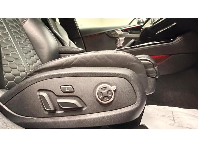 Audi RS4 Avant TFSI V6 Carbon Black - U400059357