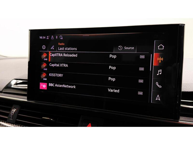 Audi RS4 Avant TFSI V6 Carbon Black - U400059357