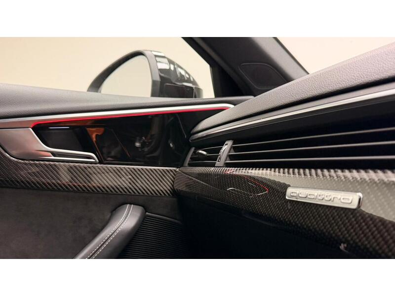 Audi RS4 Avant TFSI V6 Carbon Black - U400059357