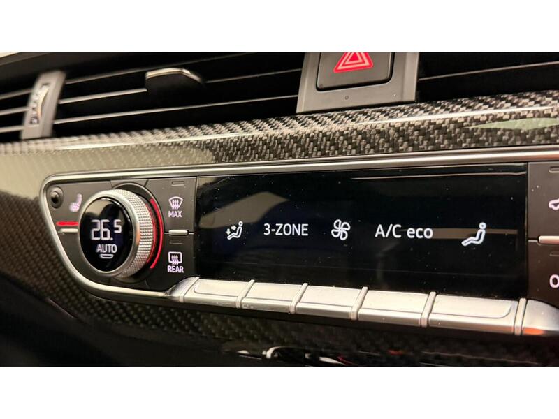 Audi RS4 Avant TFSI V6 Carbon Black - U400059357