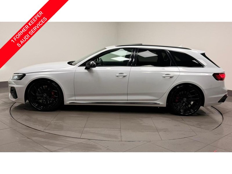 Audi RS4 Avant TFSI V6 Carbon Black - U400059357