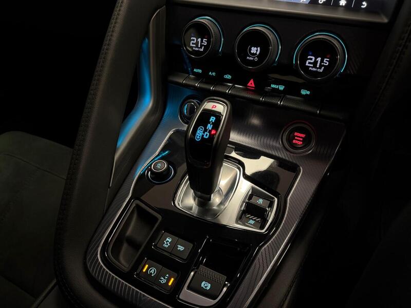 Jaguar F-Type i R-Dynamic - U400059361