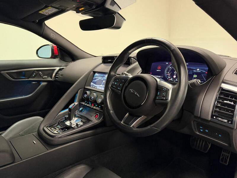 Jaguar F-Type i R-Dynamic - U400059361