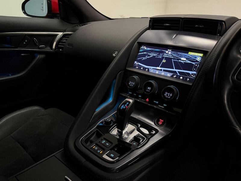 Jaguar F-Type i R-Dynamic - U400059361