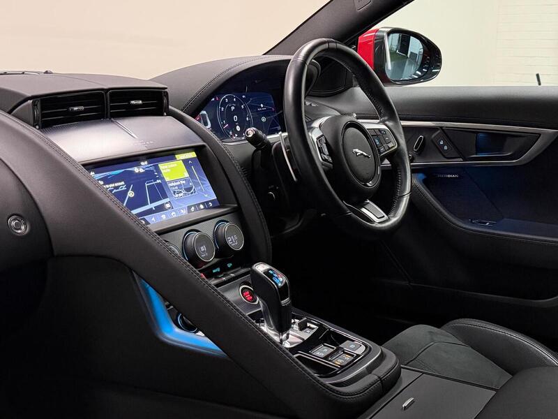 Jaguar F-Type i R-Dynamic - U400059361