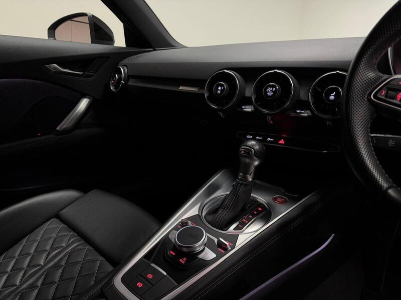 Audi TTS TFSI Black Edition - U400059380