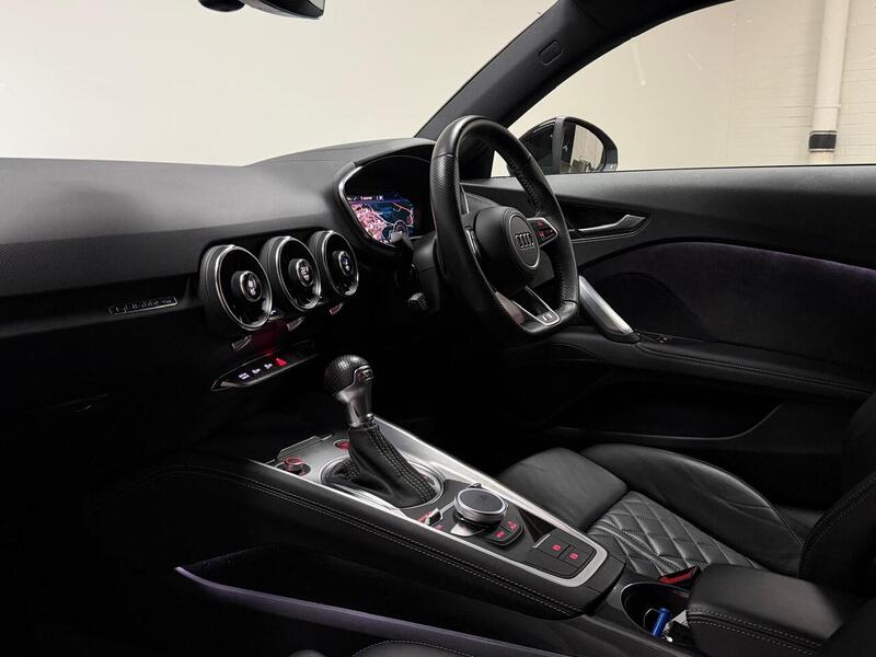 Audi TTS TFSI Black Edition - U400059380