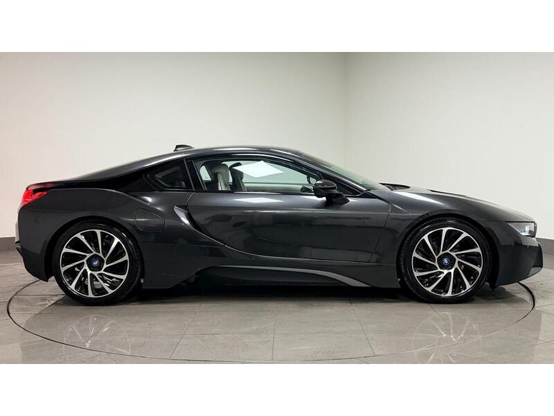 BMW i8  - U400059384