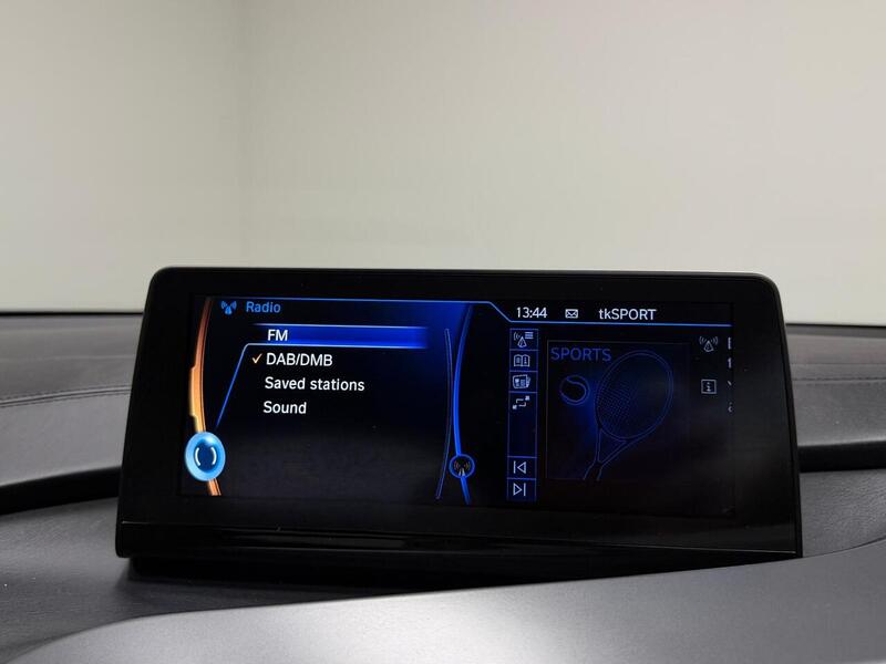 BMW i8  - U400059384