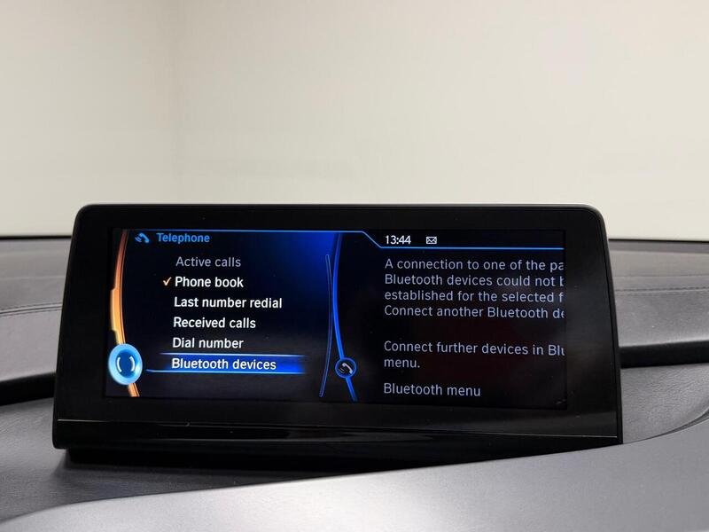 BMW i8  - U400059384