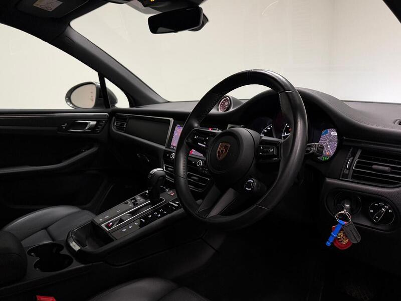 Porsche Macan T T - U400059399