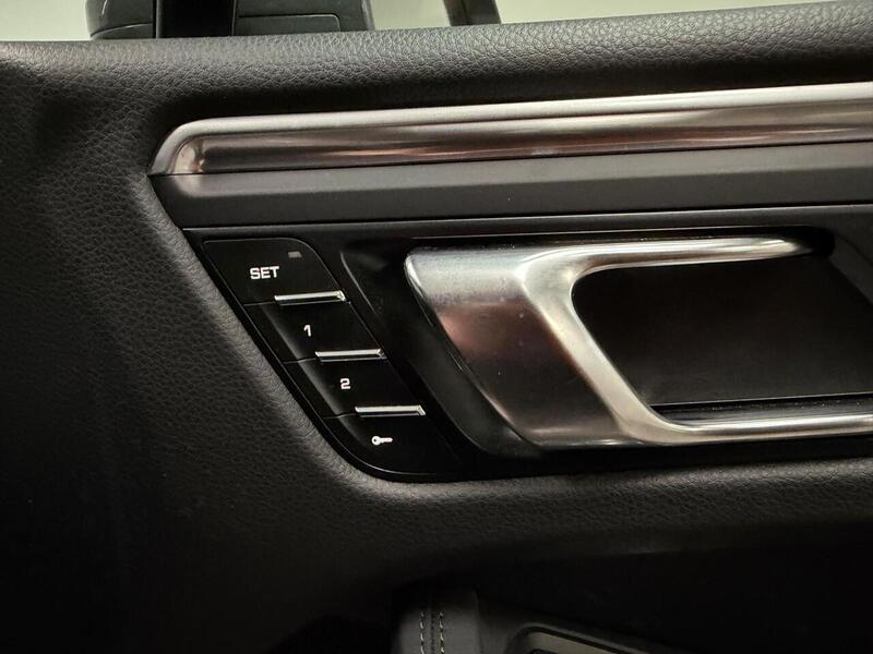 Porsche Macan T T - U400059399