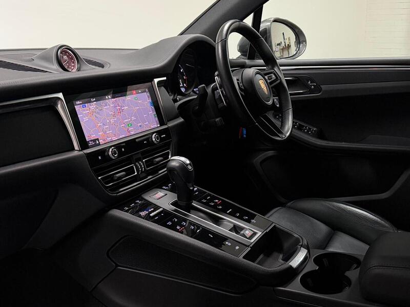 Porsche Macan T T - U400059399