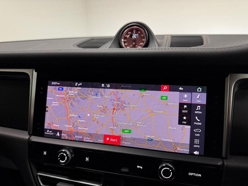 Porsche Macan T T - U400059399