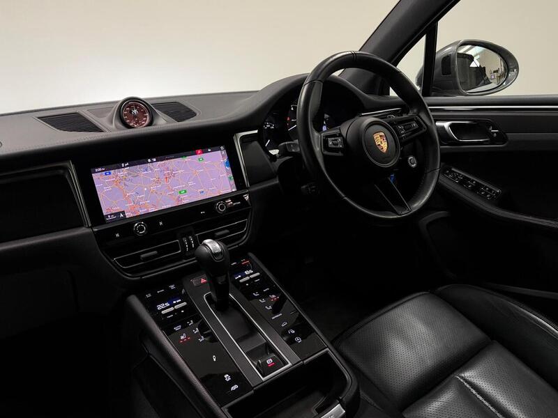 Porsche Macan T T - U400059399