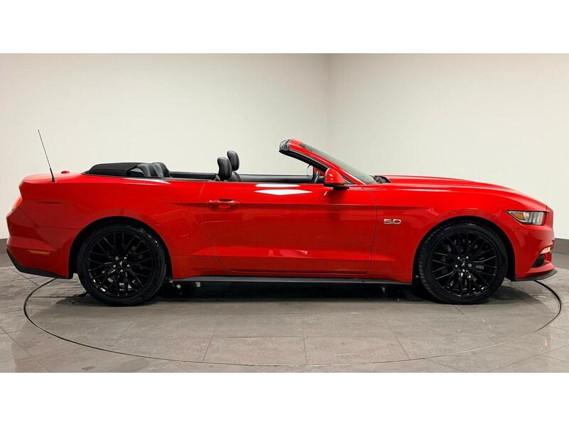 Ford Mustang V8 GT - U400059403