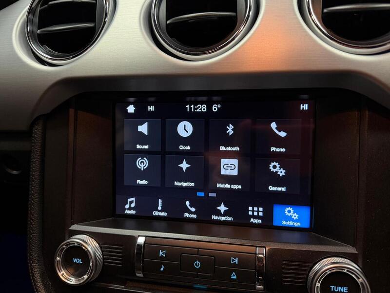 Ford Mustang V8 GT - U400059403