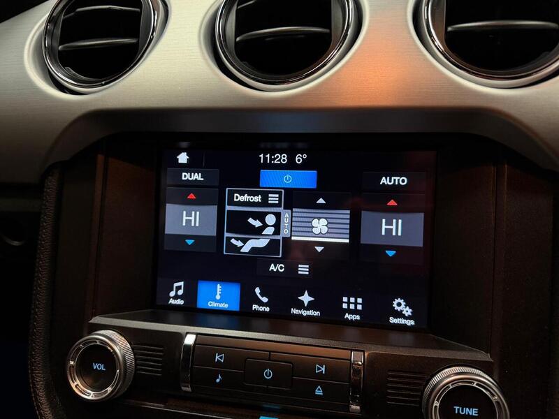 Ford Mustang V8 GT - U400059403