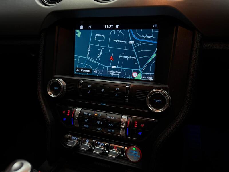 Ford Mustang V8 GT - U400059403