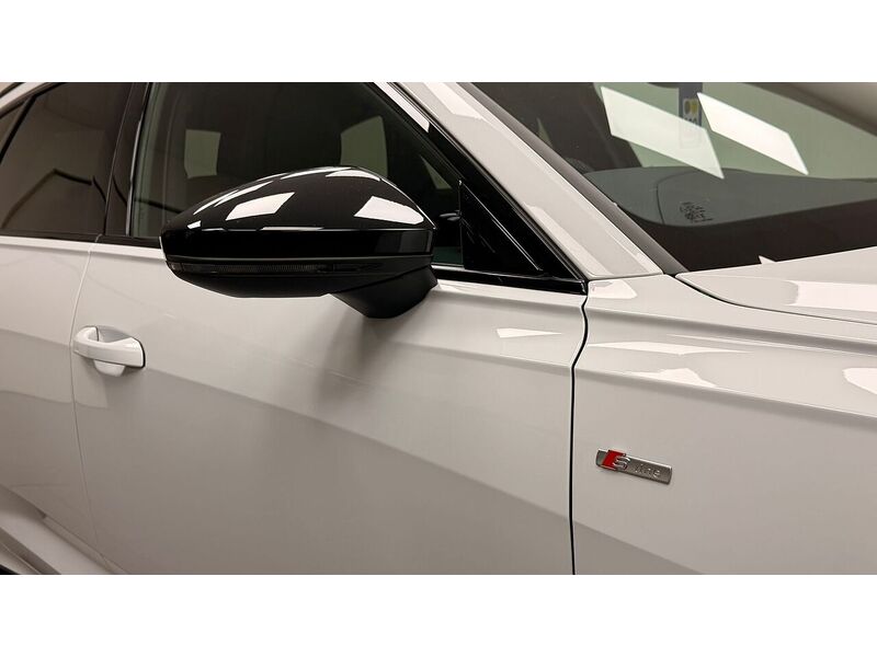 Audi A6 Avant TDI Black Edition - U400059405