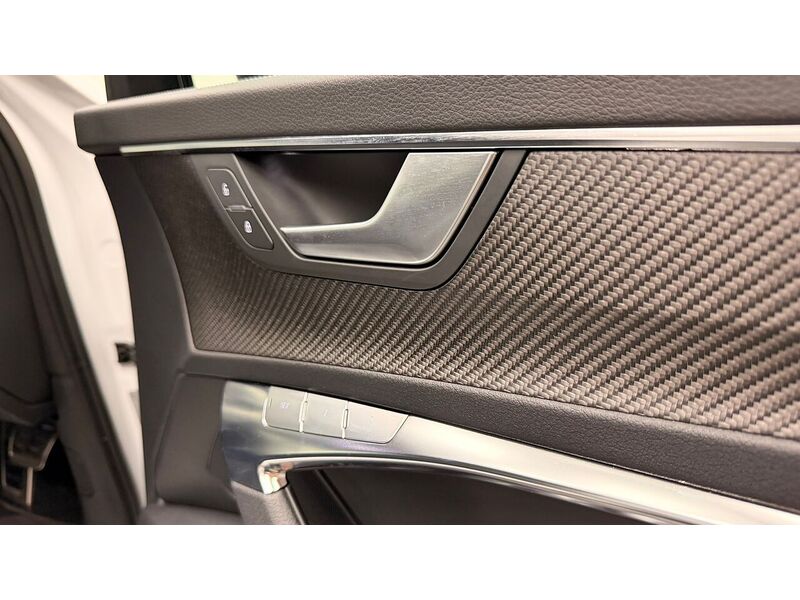 Audi A6 Avant TDI Black Edition - U400059405