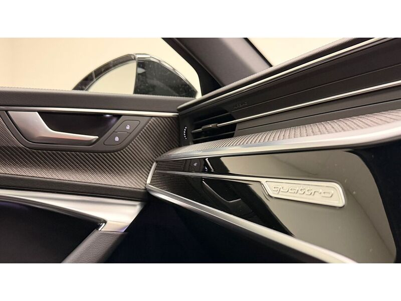 Audi A6 Avant TDI Black Edition - U400059405