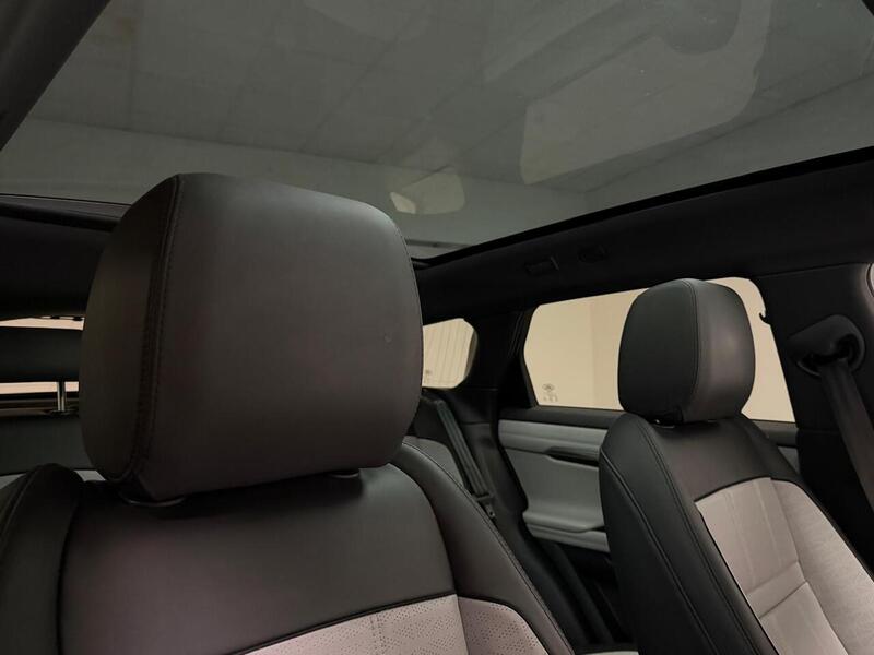Land Rover Range Rover Evoque P300e R-Dynamic HSE - U400059409