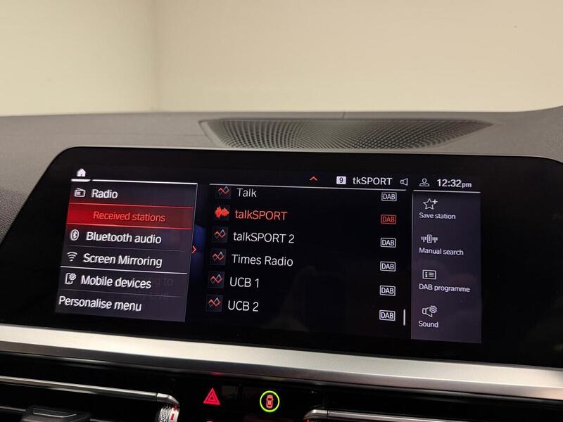 BMW 4 Series 420d MHT M Sport - U400059437