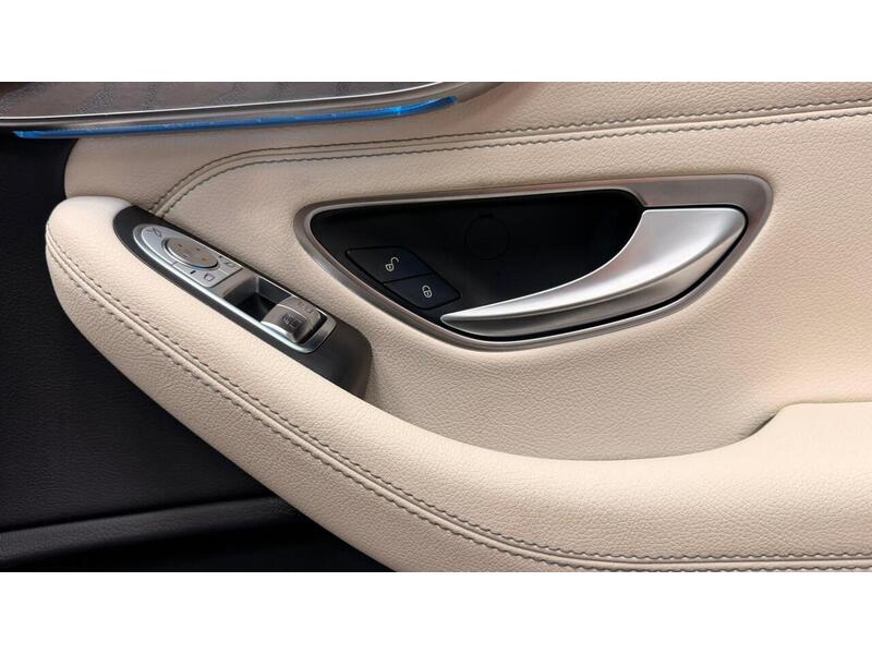 Mercedes-Benz C Class C300 AMG Line - U400059443