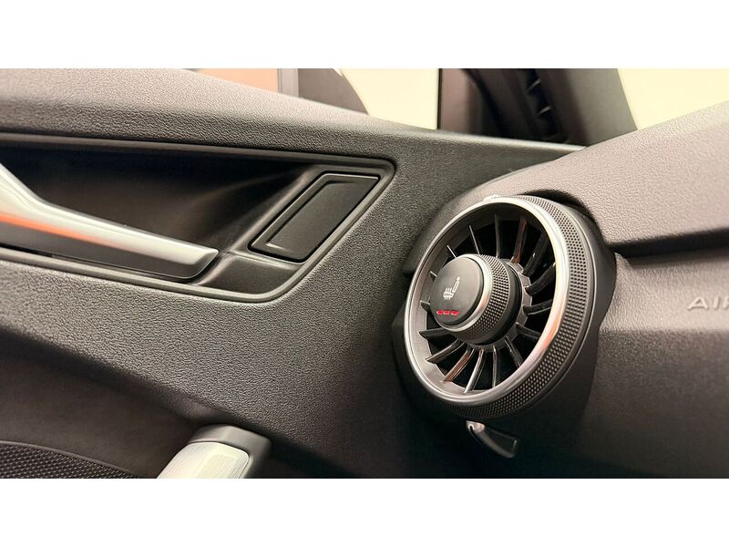 Audi TT TFSI Black Edition - U400059463