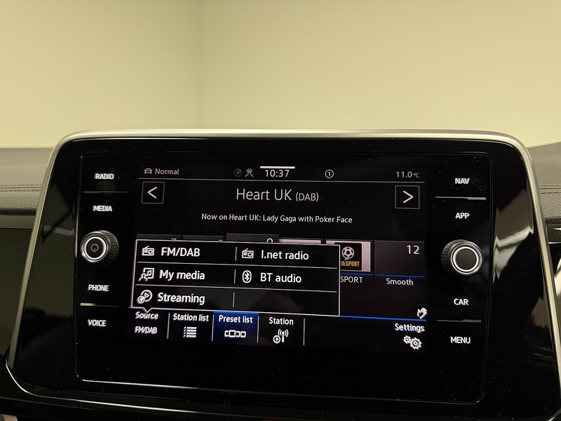 Volkswagen T-Roc TSI R-Line - U400059469