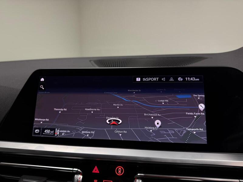 BMW 4 Series M440i MHT - U400059470