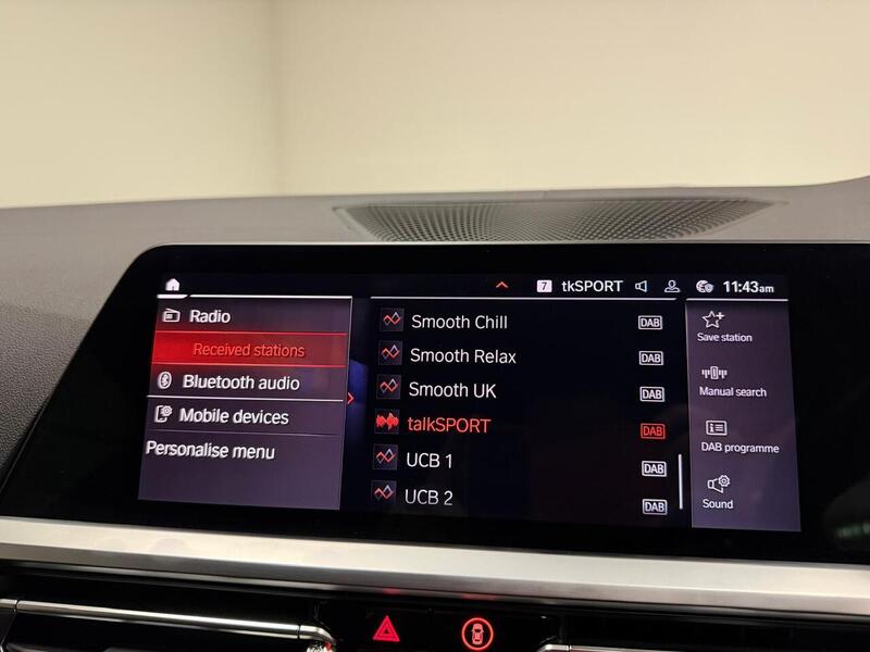 BMW 4 Series M440i MHT - U400059470