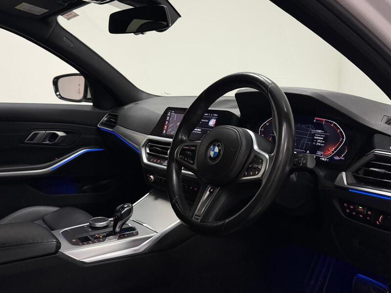 BMW 3 Series 320d M Sport - U400059484