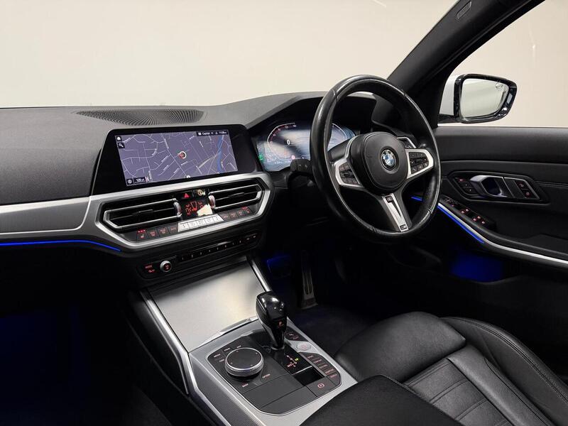BMW 3 Series 320d M Sport - U400059484