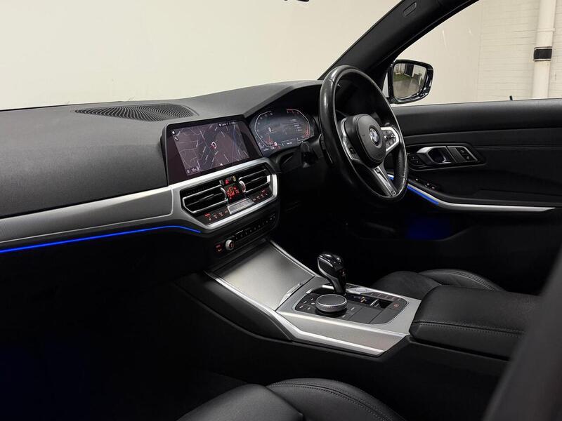 BMW 3 Series 320d M Sport - U400059484