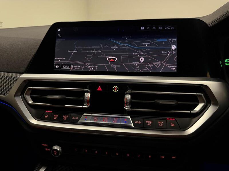 BMW 4 Series M440i MHT - U400059495