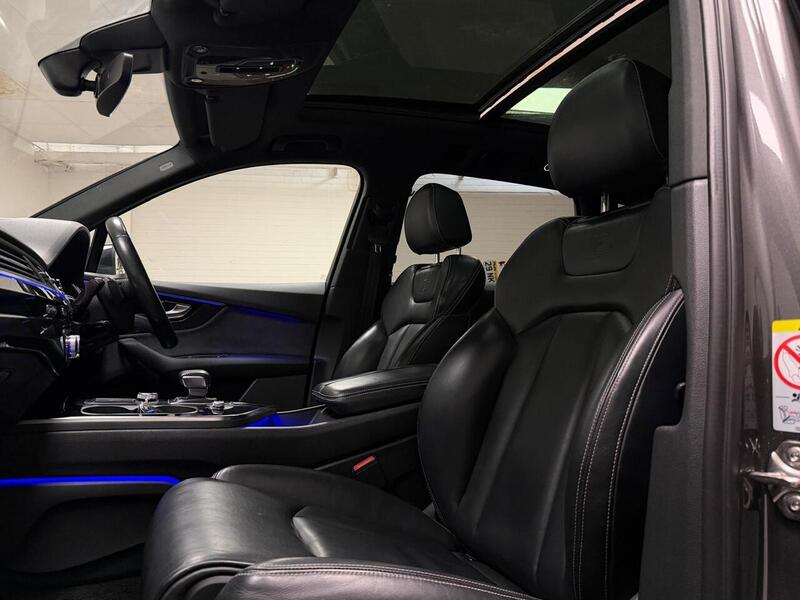 Audi Q7 TDI V6 Black Edition - U400059499