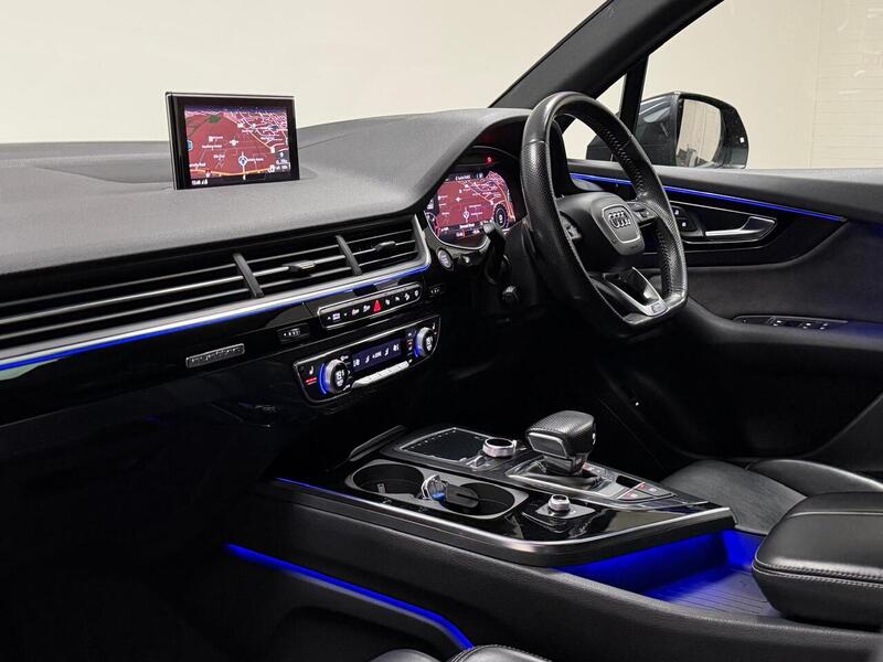 Audi Q7 TDI V6 Black Edition - U400059499