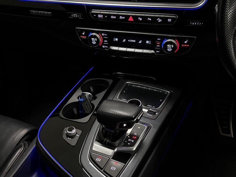 Audi Q7 TDI V6 Black Edition - U400059499