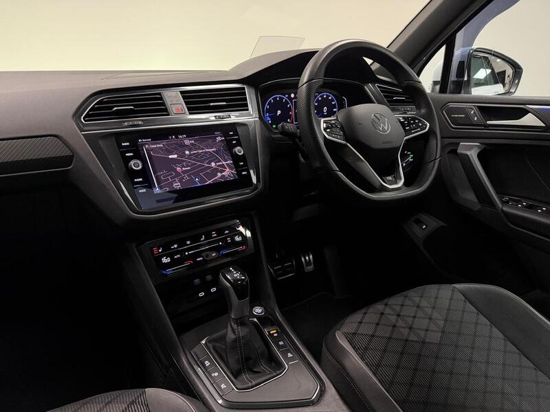 Volkswagen Tiguan TSI R-Line - U400059504