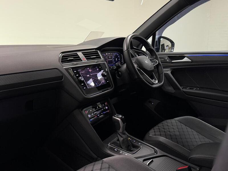 Volkswagen Tiguan TSI R-Line - U400059504