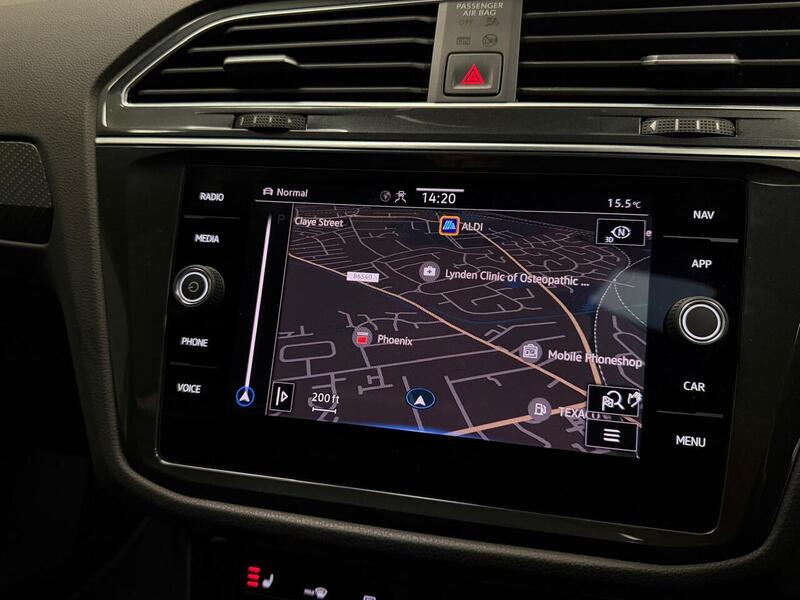 Volkswagen Tiguan TSI R-Line - U400059504