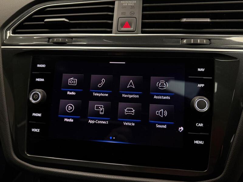 Volkswagen Tiguan TSI R-Line - U400059504