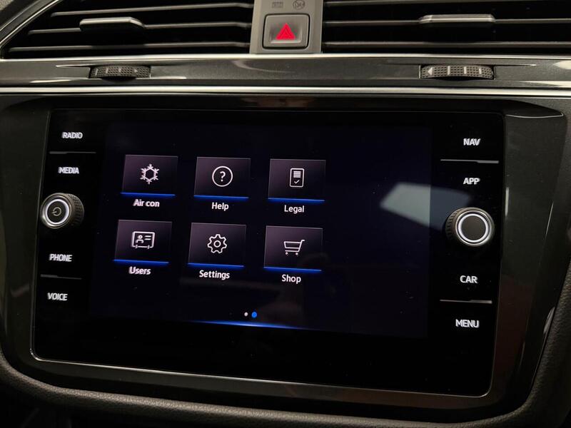 Volkswagen Tiguan TSI R-Line - U400059504
