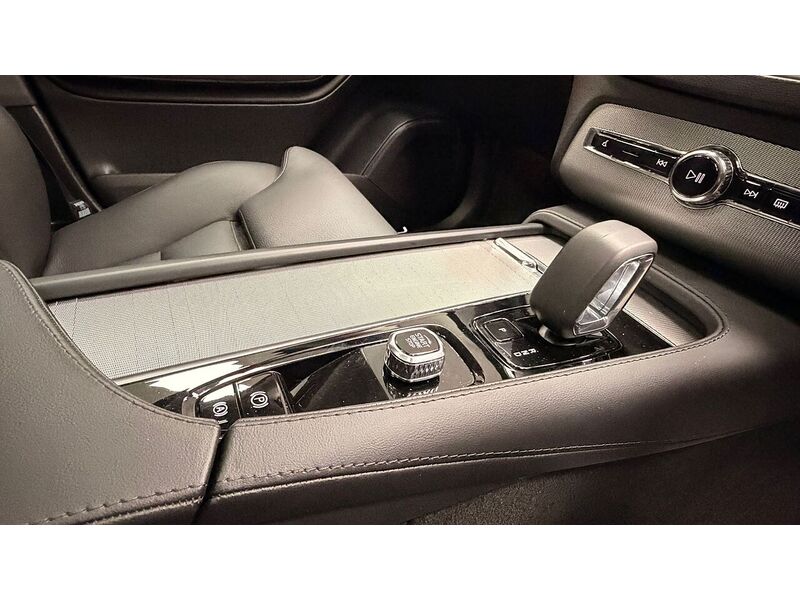 Volvo XC90 B5 MHEV Plus - U400059509